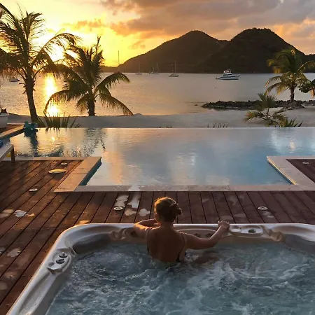 Luxurious Beachfront Villa Jolly Harbour